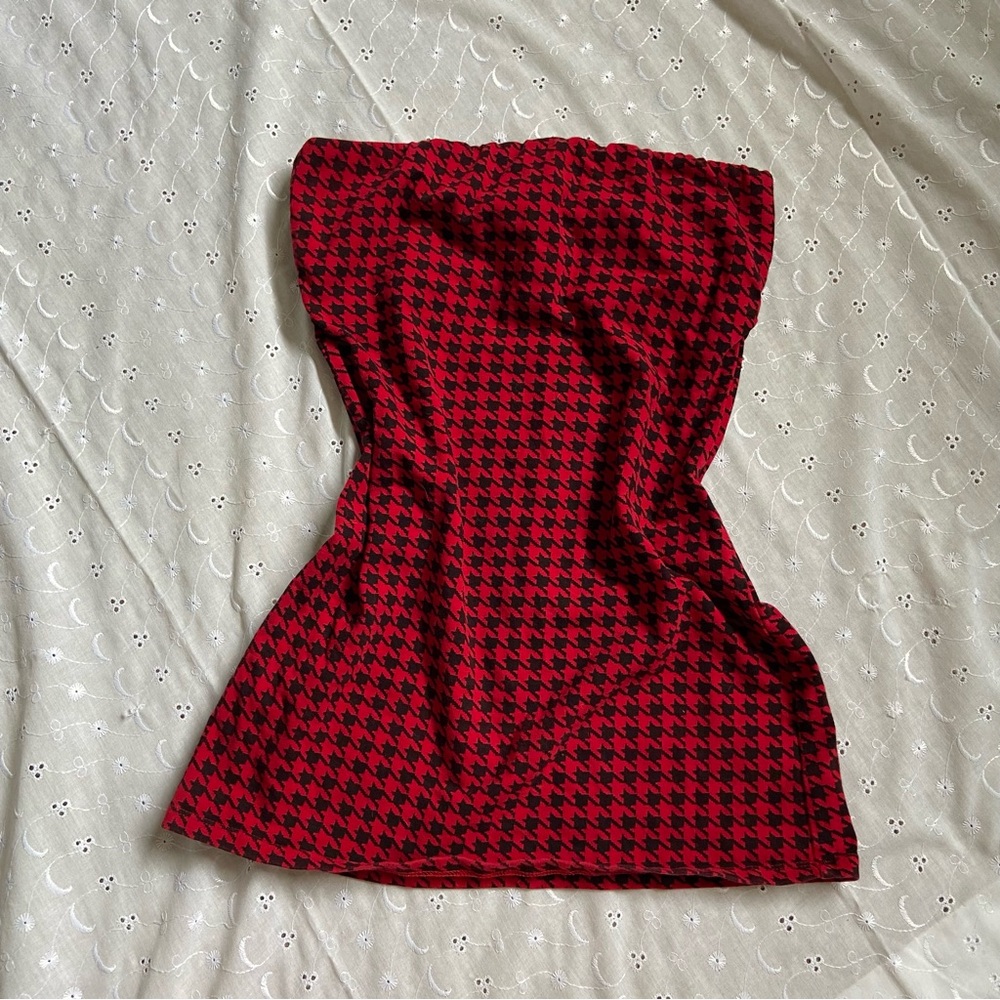 Red and black houndstooth tube top by Seduction